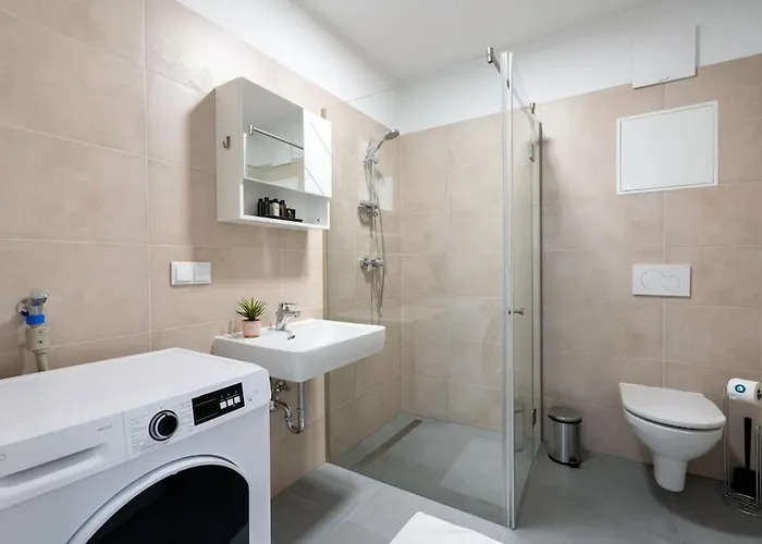 Apartman Hm • Modern 1br With Balcony *